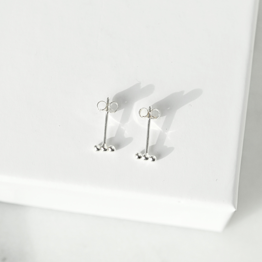 Dot Bar Studs