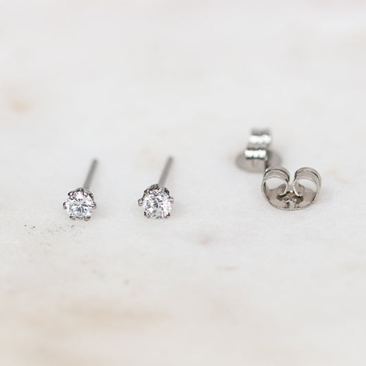 Staple 3mm clear Stone Studs