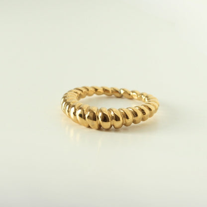 Gold Twist Croissant Ring